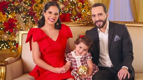 Mensaje de Navidad de Nayib Bukele y su Familia. - YouTube