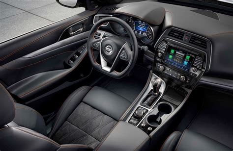 What comfort/convenience features are available in the 2020 Nissan Maxima? - Glendale Nissan