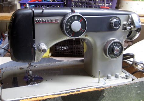 MI Vintage Sewing Machines: White 2837