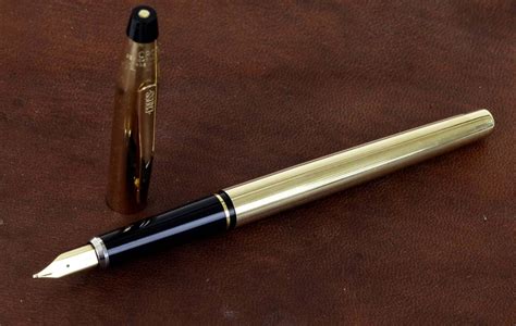 Buy Vintage cross century 14K gold broad nib fountain pen online