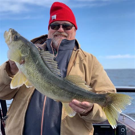 Best Walleye Fishing In Northern Minnesota: Lake Of The Woods | River Bend Resort