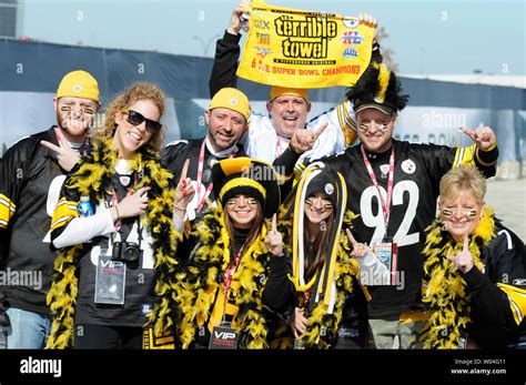 Pittsburgh Steelers fans arrive for Super Bowl XLV at Cowboys Stadium ...