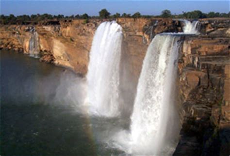 Popular Waterfalls in Madhya Pradesh | MP Waterfalls Travel Guide