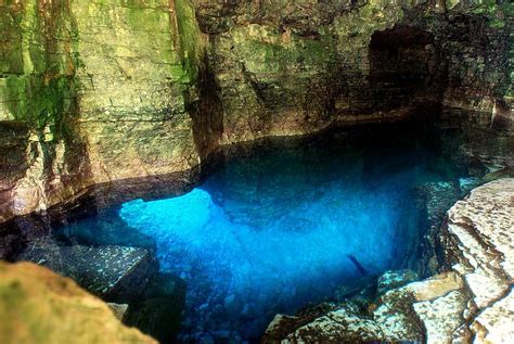 The Georgian Bay Grotto, Ontario, Canada - Beautiful places. Best places in the world. Shut up ...