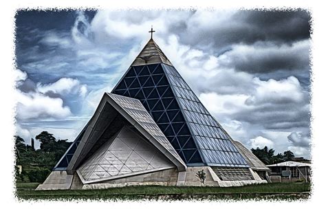 A visit to the Pyramidal Temple of the Holy Spirit • GIMP Chat