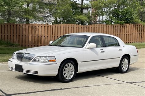 No Reserve: 45k-Mile 2010 Lincoln Town Car Signature Limited for sale on BaT Auctions - sold for ...