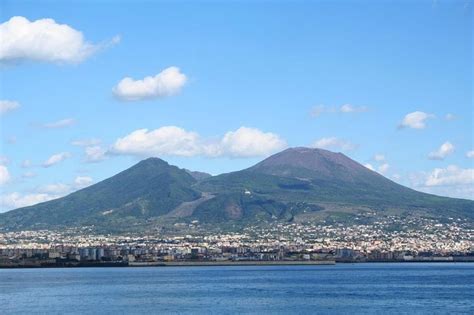 2023 Shared Tour to Pompeii and Mt Vesuvius with Winery Visit