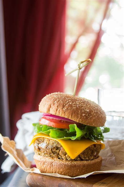 Zesty Lentil Burgers - Connoisseurus Veg