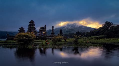 Pura Ulun Danu Tamblingan, Bali, Indonesia