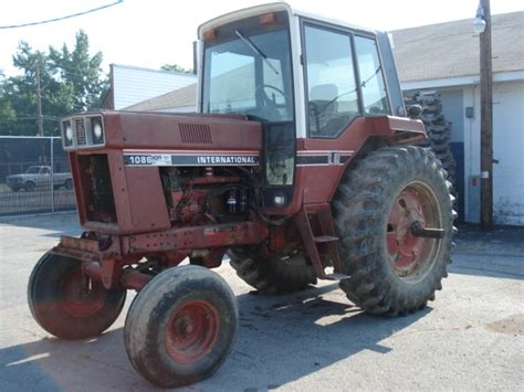 International Harvester (IH) 1086 salvage tractor at Bootheel Tractor Parts