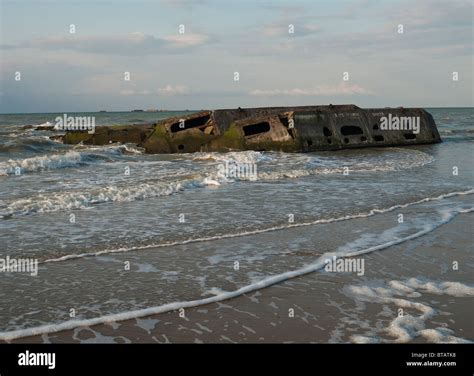 Arromanches-les-Bains Mulberry Harbour Stock Photo - Alamy