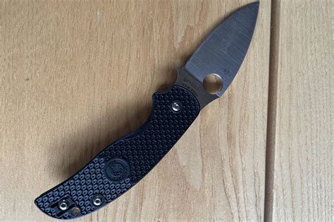 Sage 5 LW Review: Spyderco's Best Features in One Capable EDC | GearJunkie