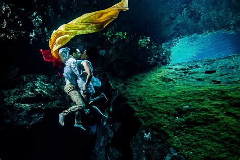 Best Underwater Wedding Pictures - Kristen And Brandon - Sebi Messina