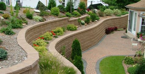 How to build a retaining wall | HireRush Blog