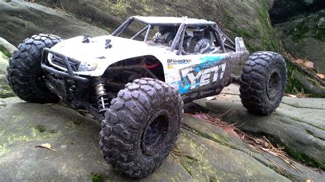 Axial Yeti Rock Racer and Friends - YouTube