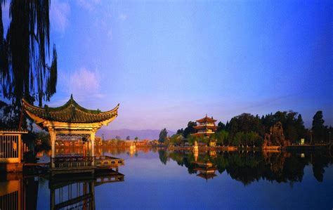 Hangzhou West Lake Walking Day Tour – Shanghai highlights travel