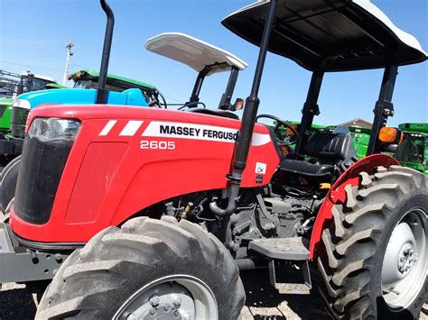 MAQUINARIA AGRICOLA INDUSTRIAL: Tractor Massey Ferguson 2605 4x4 2014 $340,000 Pesos.