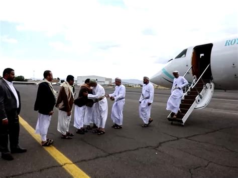 Saudi, Omani envoys in Yemen for peace talks with Houthi leaders ...