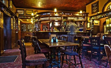 The Eagle Pub, Cambridge. dating from the 16th century, it was here Watson & Crick discovered ...