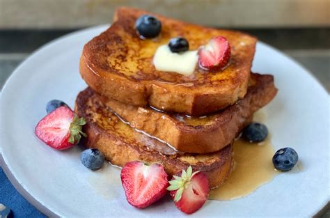 Alton Brown's Easy French Toast Recipe | Alton Brown