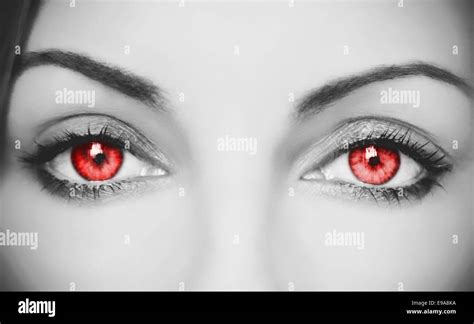 People With Natural Red Eyes