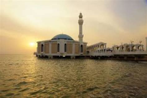 Al Rahma Mosque, jeddah, Saudi Arabia - Top Attractions, Things to Do ...