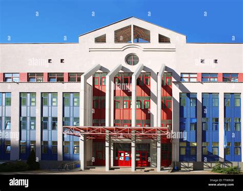 Modern school hi-res stock photography and images - Alamy