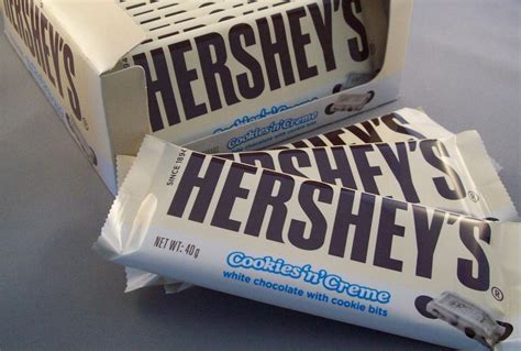 Hershey's Cookies n Cream Bar 40g, American White Chocolate Bar, Qty 2 ...