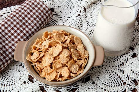 Breakfast cereal and milk 32178151 Stock Photo at Vecteezy