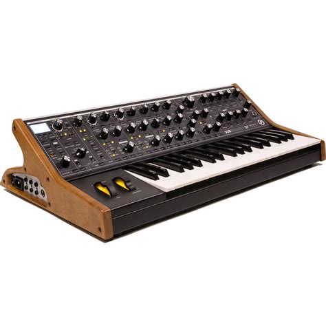 Moog Subsequent 37 Paraphonic Analog Synthesizer LPS-SUB-006-01