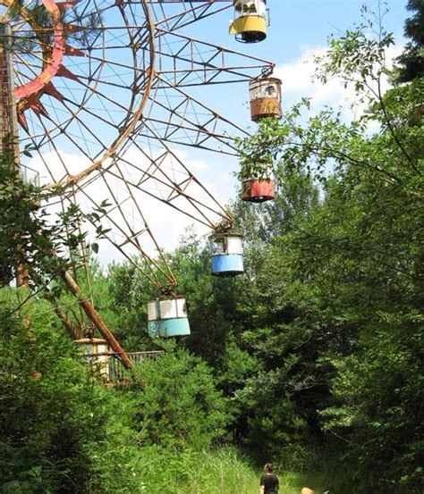 Amazingthing: Abandoned Amusement Parks in Asia