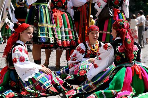 Folk costumes of Łowicz, Poland - Explore the World with Travel Nerd ...