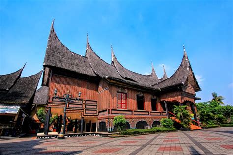 Rumah gadang (Minangkabau: "big house") or rumah bagonjong "house for the Minangkabau people ...