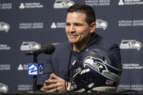 Seahawks finalize agreements with 7 assistants for new coach Mike Macdonald - The Columbian