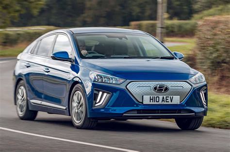 Hyundai Ioniq Review 2023 | What Car?