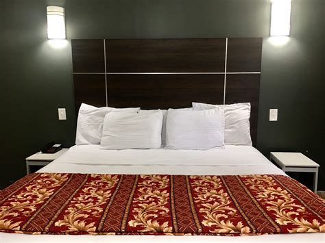 Norristown, PA Hotel | Red Carpet Inn | stayhihotels.com