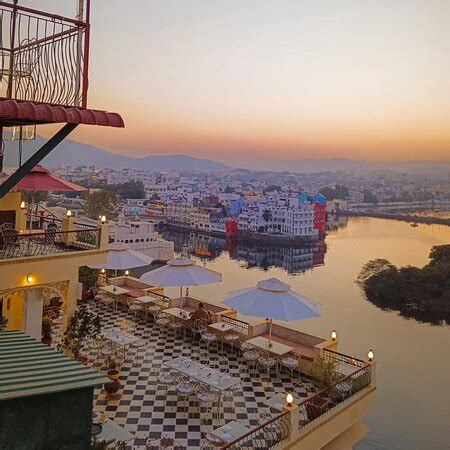 Awesome - Jalsa Veg Lake-View Restaurant Udaipur, Udaipur Traveller ...