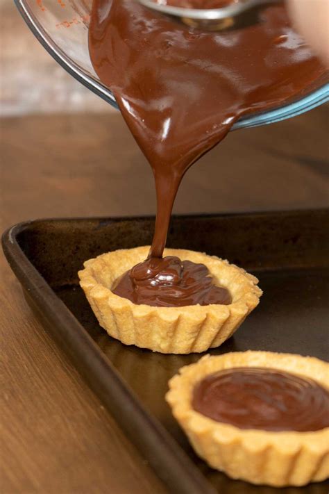 Mini Salted Chocolate Tarts - El Mundo Eats | Recipe | Chocolate tarts ...