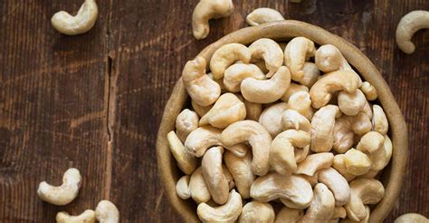 Cashews: 10 Health Benefits of Cashews