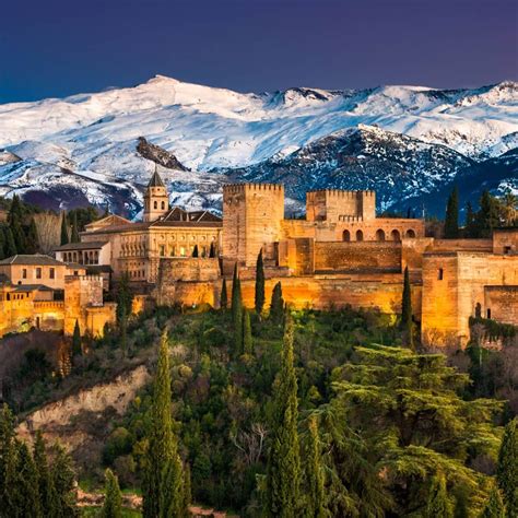 Granada Guide - Picture-Postcard Charm - Granada