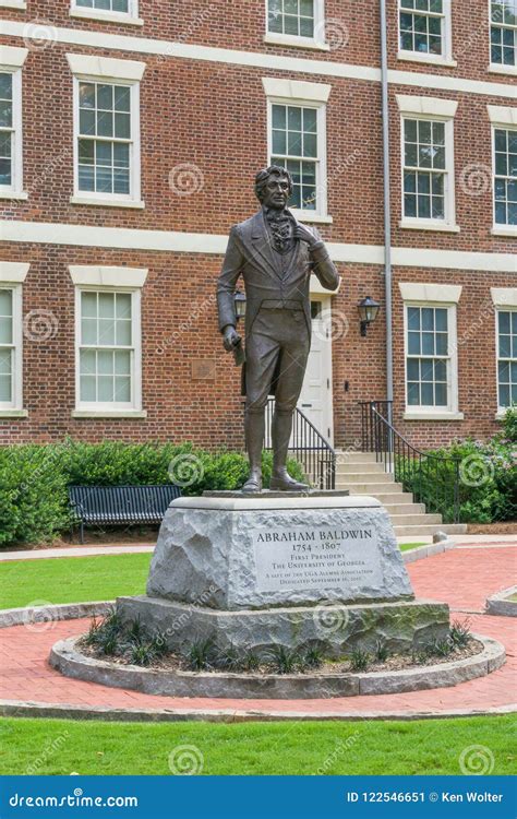 Abraham Baldwin Statue and Old College at University of Georgia ...