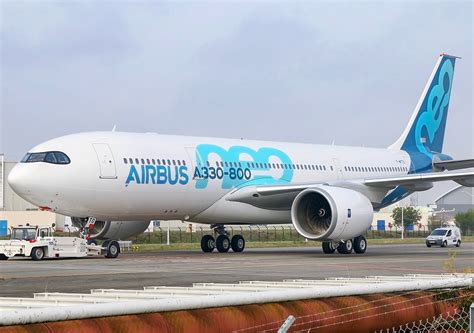 Le premier Airbus A330-800 fait son roll-out à Toulouse-Blagnac – ACTU ...