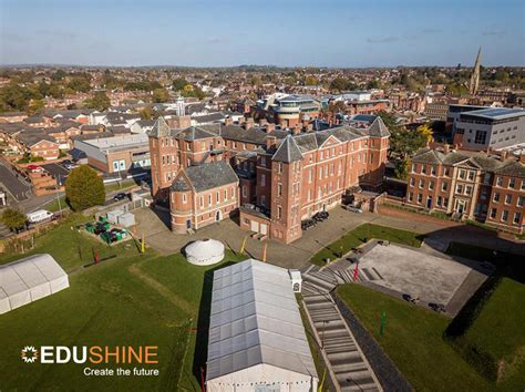 Tìm hiểu về trường University of Worcester | Du học Edushine