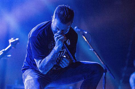 Atreyu Vocalist Leaves Band: Report