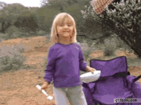 31 Hilarious GIFs of Kids Falling Down