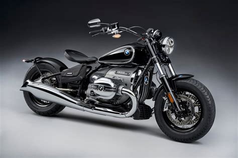 BMW unveils the R 18 cruiser