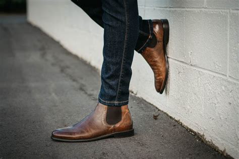 5 Essential shoes every men should own in 2022 - BNS Fashion