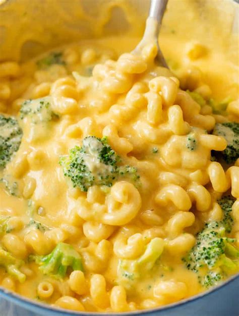 Broccoli Mac and Cheese - One Pot! - The Cozy Cook