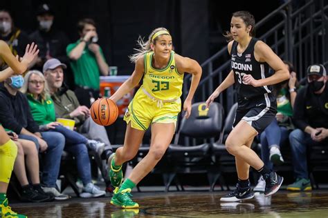 Former Oregon women’s basketball forward Sydney Parrish commits to ...