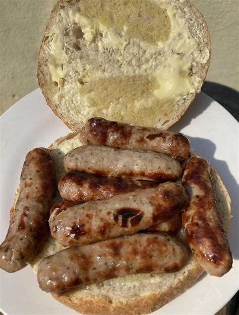 Breakfast - sausages in a big roll. : r/eatsandwiches